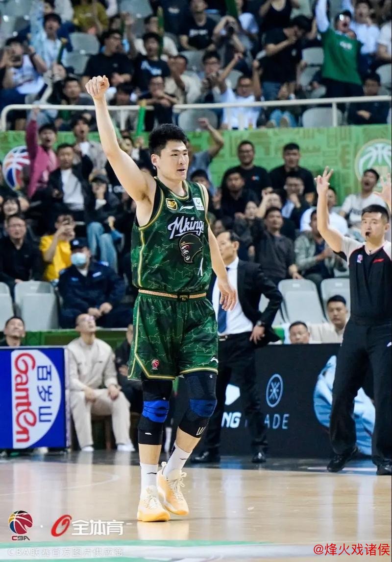 CBA夏季联赛：赵柏清26+9助同曦险胜宁波，邬挺嘉贡献17+11