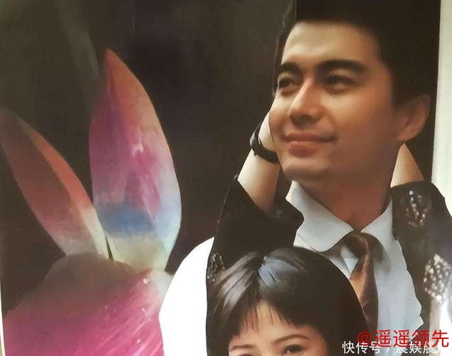 许亚军美国陪子用餐！儿子称父亲从未缺位，缺席葬礼为何？