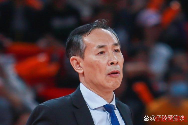 许利民：关键时刻方硕挺身而出未辜负教练组厚望 核心球员复出指日可待